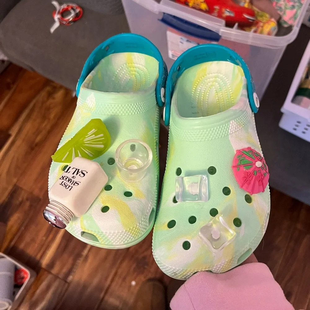 Jimmy Buffet Margaritaville Crocs - Picture 1 of 3